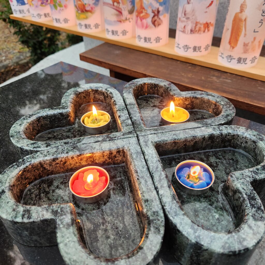 岐阜市の美江寺観音にあるペット供養塔